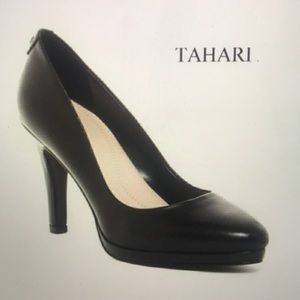 Tahari Gallery Black Leather Heel Pump